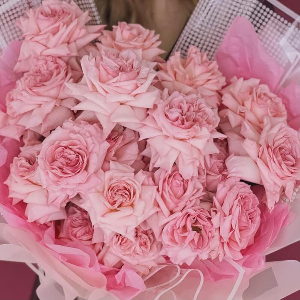 Букет из 25 пионовидных роз 