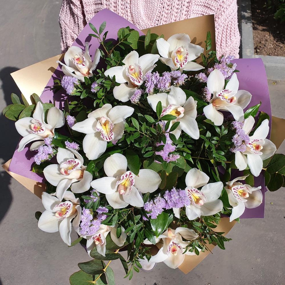 Экзотический букет белых орхидей Экзотический букет белых орхидей