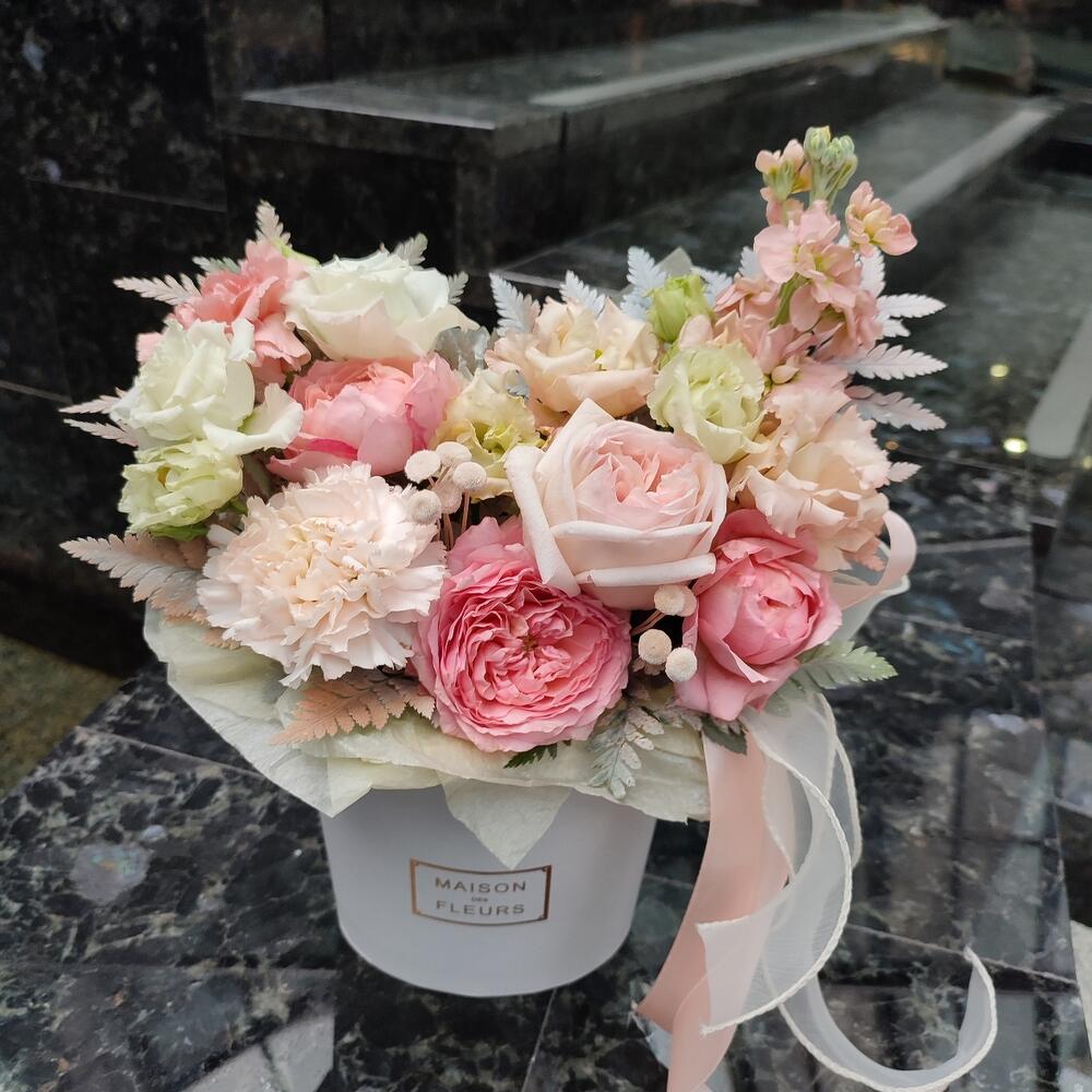 Поцелуй Коробочка с пионовидной розой Поцелуй Коробочка с пионовидной розой