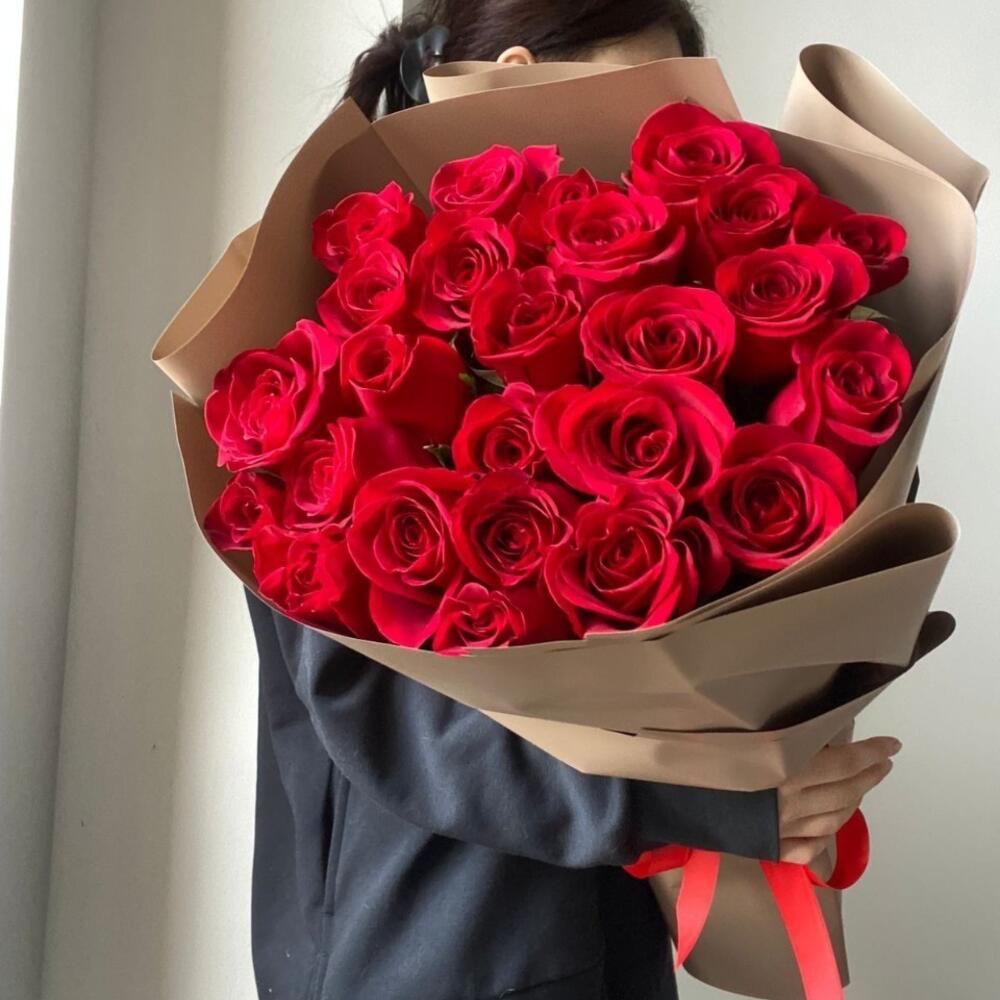 Красные розы 25 шт