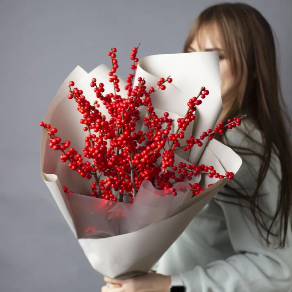 Илекс красный стойкий букет для интерьера