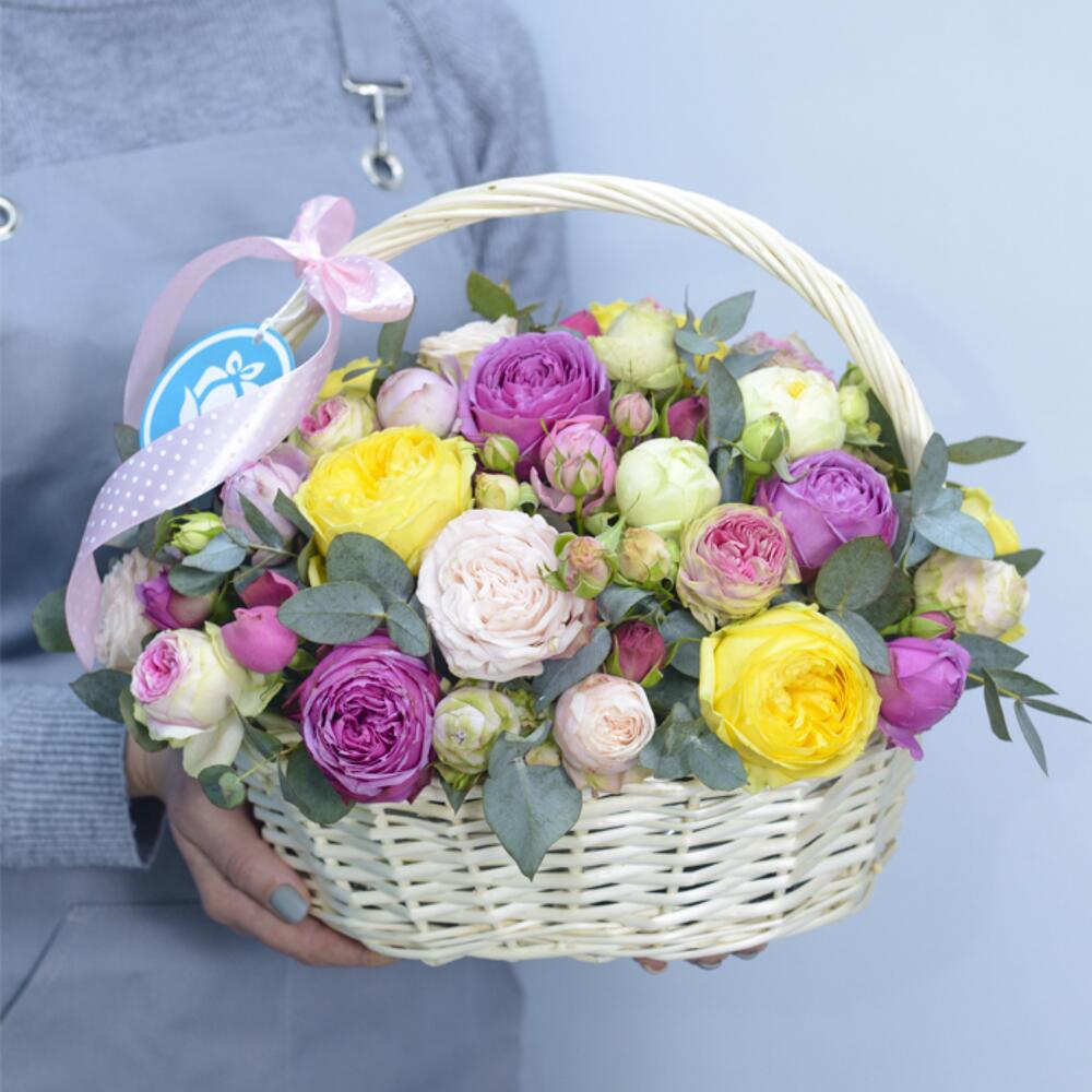Корзина с пионовидными розами  ALANA