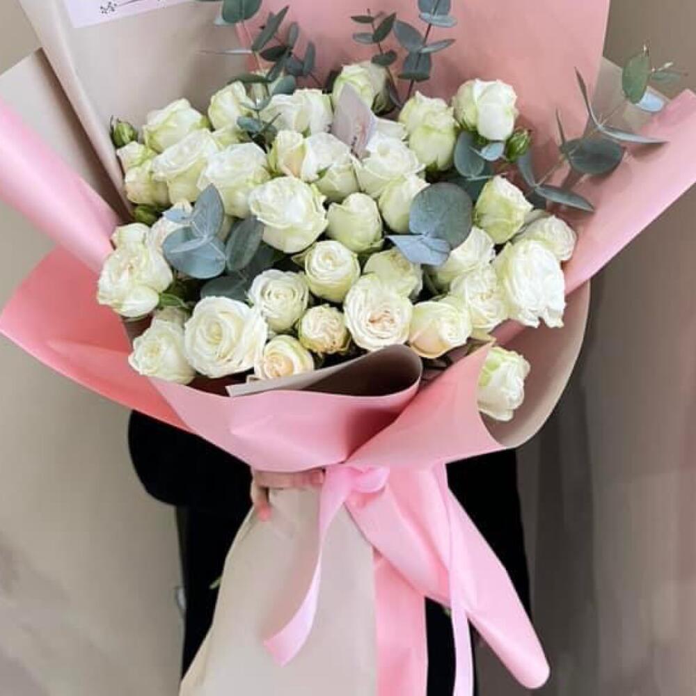 Моно букет из шикарных Мисти Бабблс с открыткой