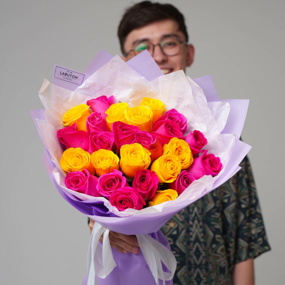 25 роз 50см розово-желтый микс