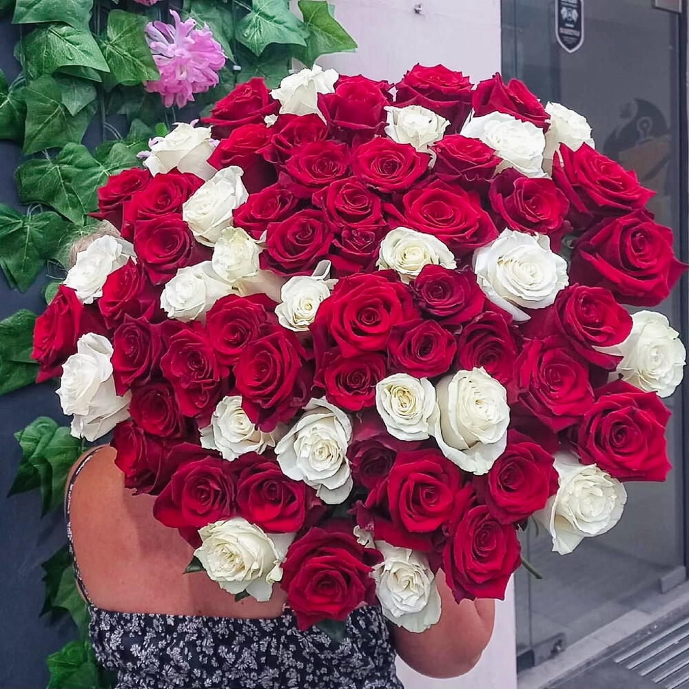 red and white mix bouquet