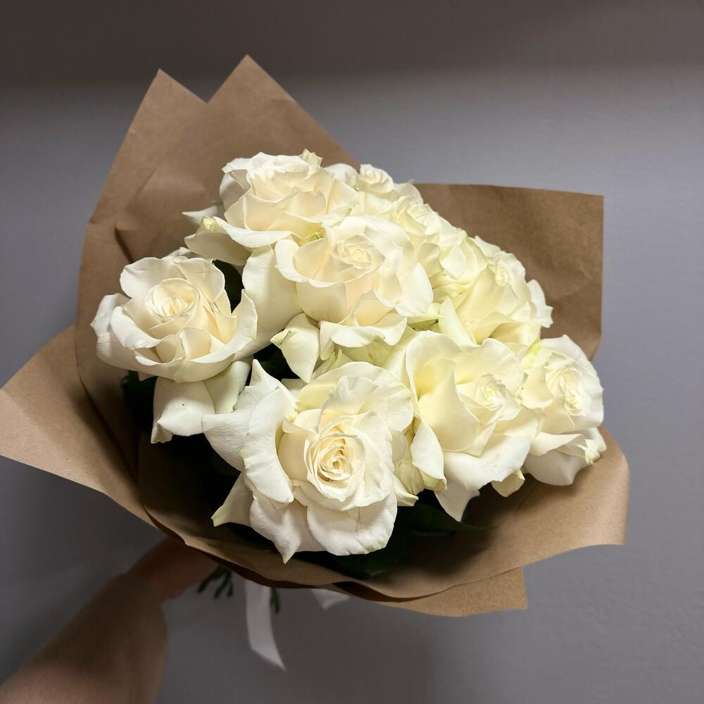 9 французских роз в крафте